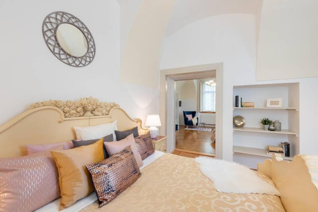 Rose Apartments / Romantic & Cozy / City Center Prague Extérieur photo