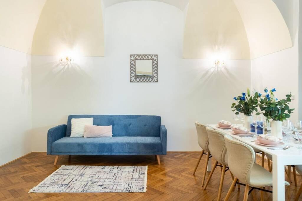 Rose Apartments / Romantic & Cozy / City Center Prague Extérieur photo