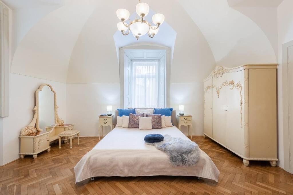 Rose Apartments / Romantic & Cozy / City Center Prague Extérieur photo