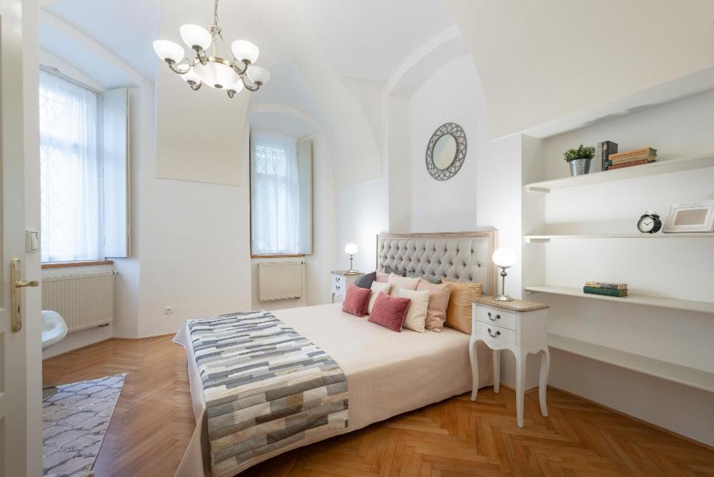 Rose Apartments / Romantic & Cozy / City Center Prague Extérieur photo