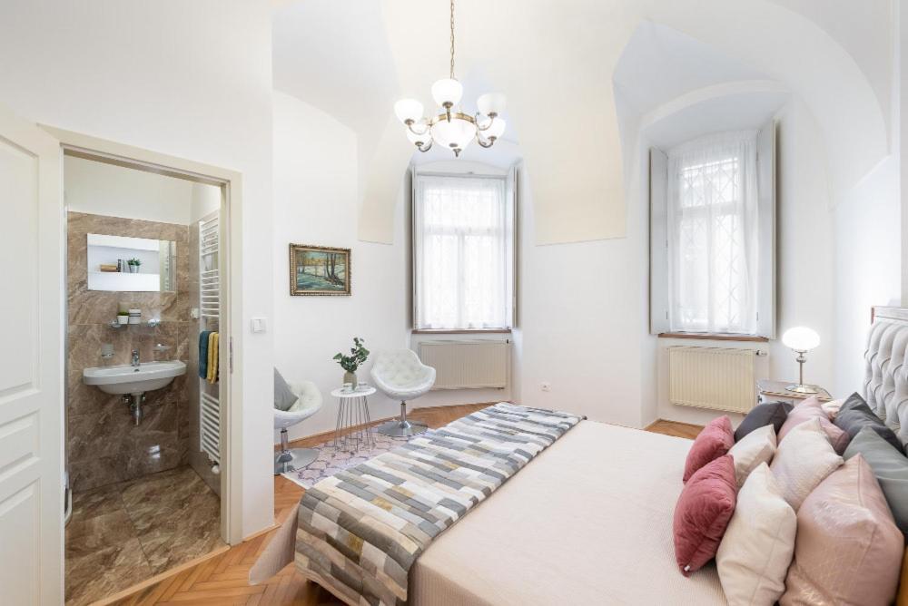 Rose Apartments / Romantic & Cozy / City Center Prague Extérieur photo
