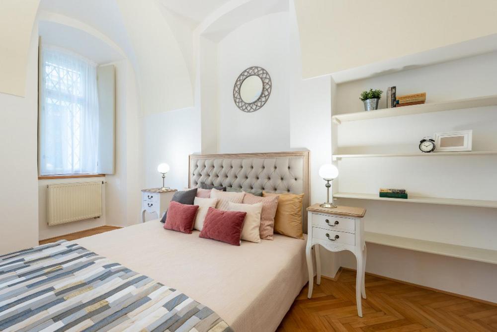 Rose Apartments / Romantic & Cozy / City Center Prague Extérieur photo