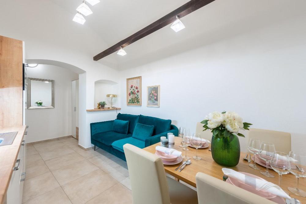 Rose Apartments / Romantic & Cozy / City Center Prague Extérieur photo